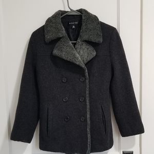 100% Wool Braetan Women’s Charcoal Black Peacoat with sherpa collar Size M